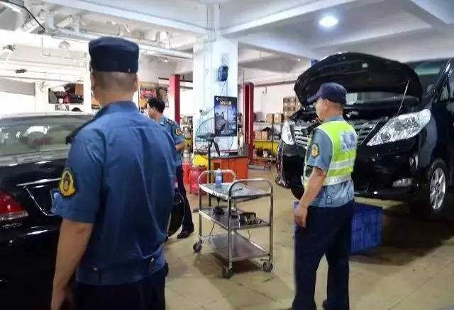 公交*党**注意了!1秒逃生的“神器”怎么用?假的“嗒嗒巴士”你坐过吗?