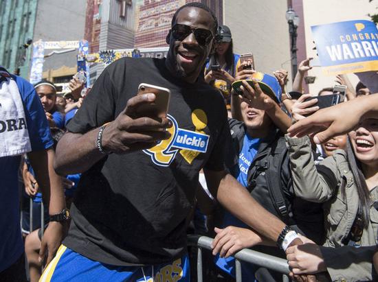 勇士夺冠格林短袖,勇士詹姆斯冲冠