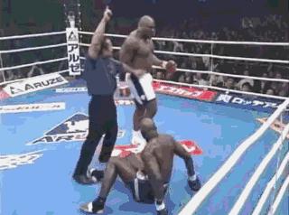 300斤壮汉对战散打选手实力悬殊,300斤壮汉格斗