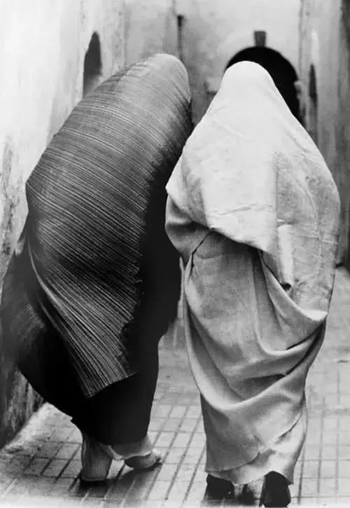 什么是三宅一生布料,三宅一生设计感