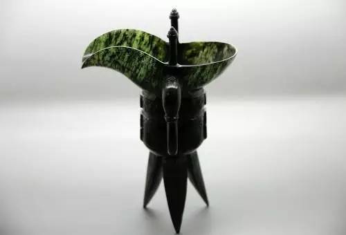 5000元糯种翡翠手镯,荧光灯下翡翠手镯里有亮点