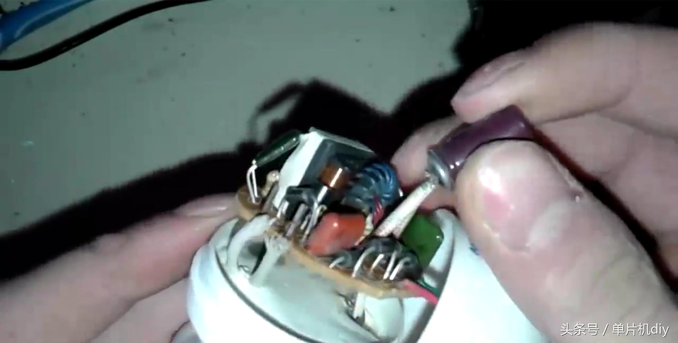 家用节能灯坏了怎么修复,家里的灯管坏了怎么维修