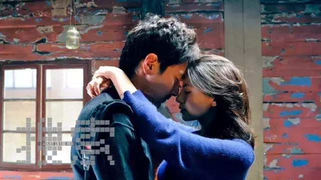 从面瘫视帝到哭戏之王，曾被骂丑八怪的他，不但演技了得，还娶了国民女神！