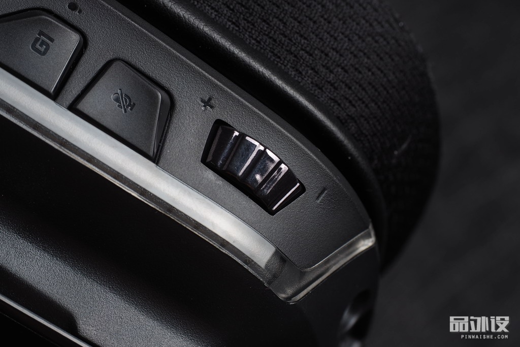 罗技g933的耳机接收器通用吗,罗技g933s耳机开机灯亮一下就灭