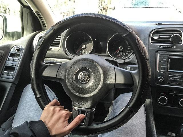 驾校不会教你的开车技巧,科目二握方向盘正确姿势