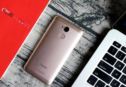 荣耀畅玩6a还能用吗,流畅不卡不发热续航强推荐