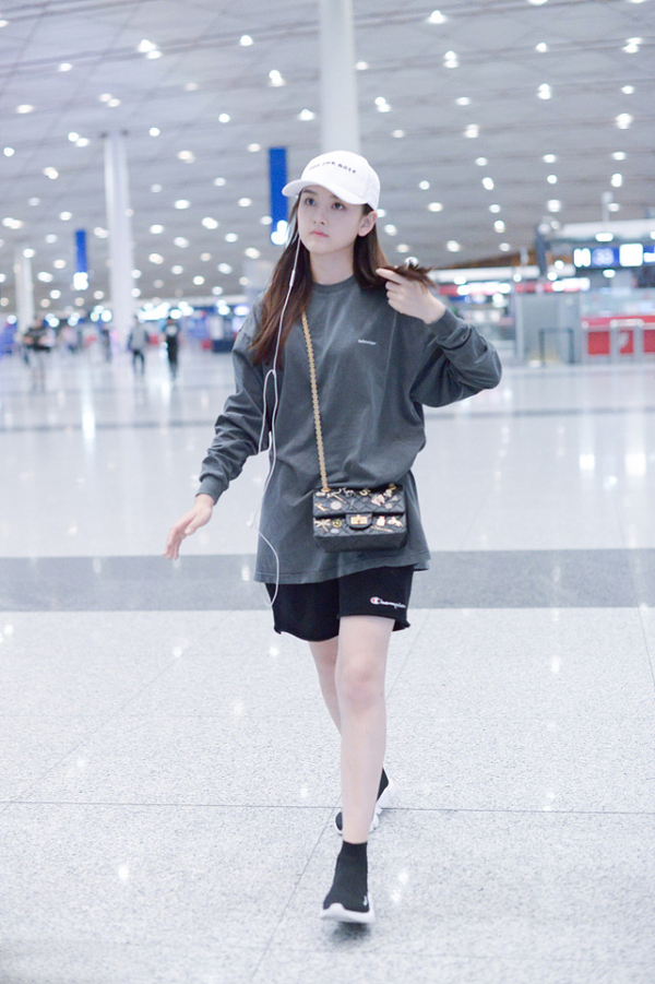 蒋欣的休闲裤,杨幂蒋欣裤子