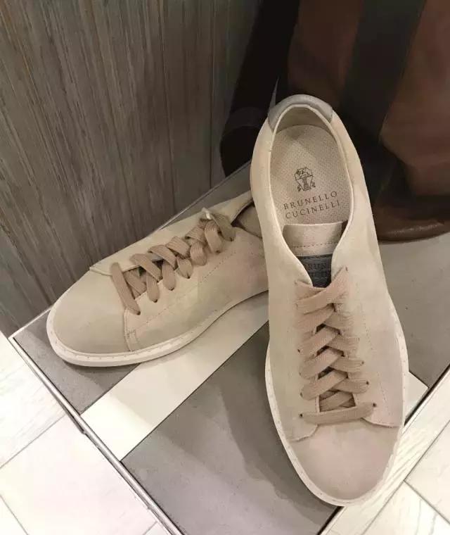 怎么挑选平价衣服男士穿,男士怎么买衣服好看