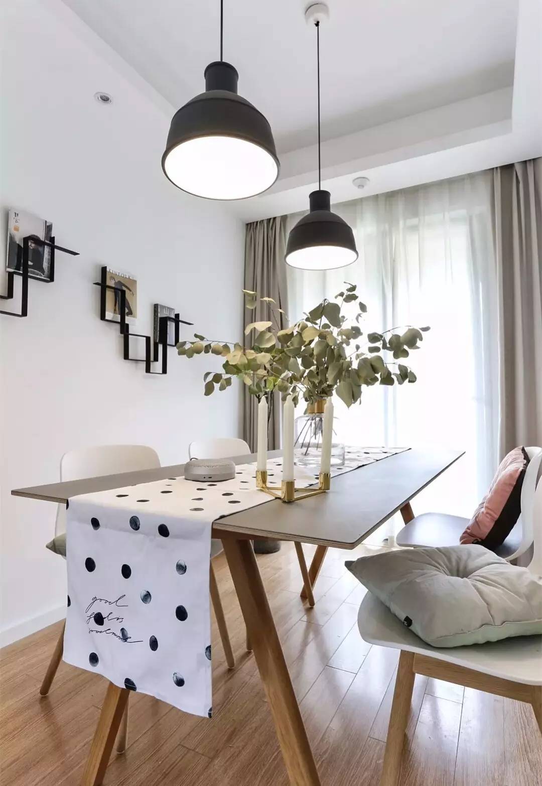 餐桌上盖一条布实用吗,为什么餐桌上要铺一块布