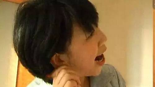 耳朵进水出不来了怎么办,耳朵进水一直出不来怎么办