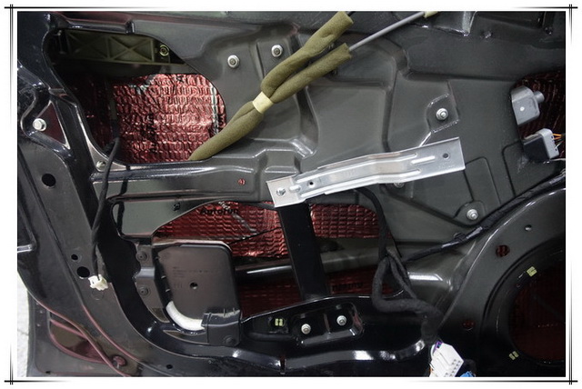 景程翻新改装,南京汽车音响改装四门隔音