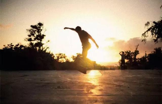 supreme滑板和普通滑板有什么区别,palace滑板和supreme滑板哪个好