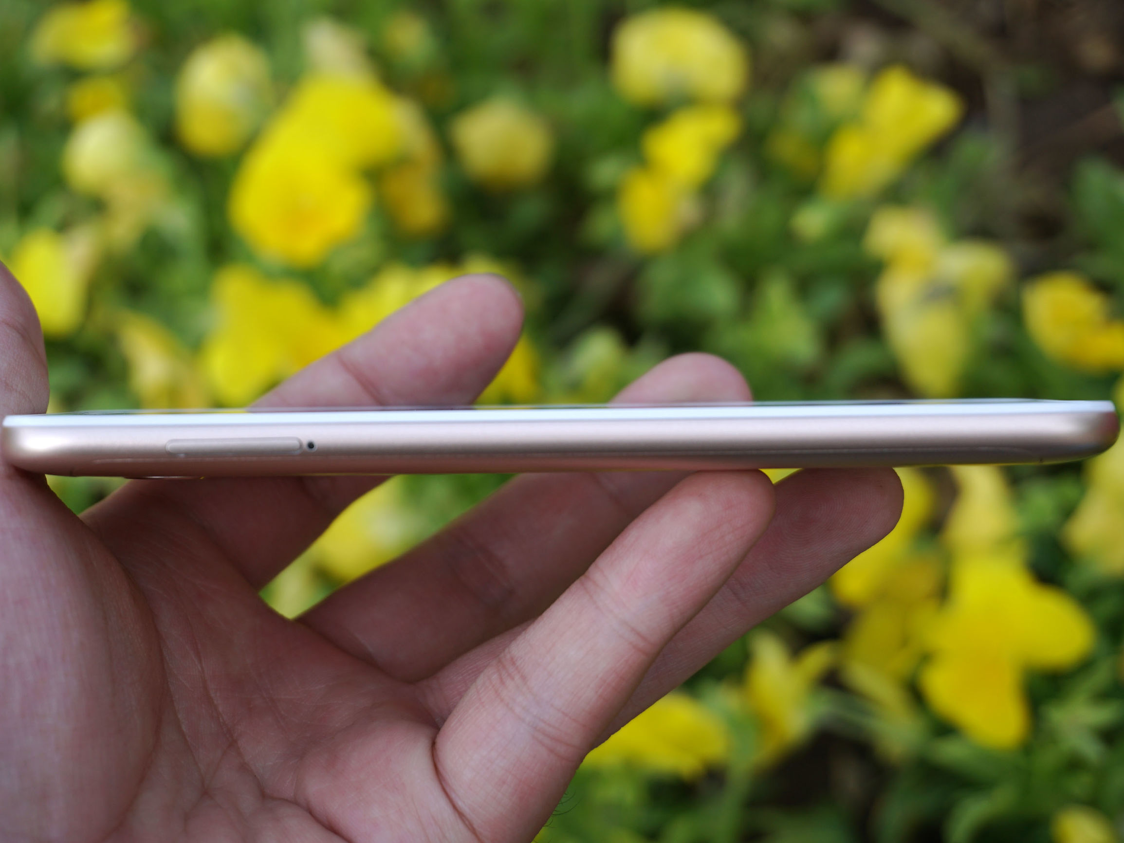 中低端手机流畅,中低端稳60帧的手机