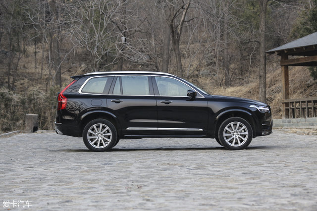 大众途锐对比沃尔沃xc90,大众途锐越野测试xc90