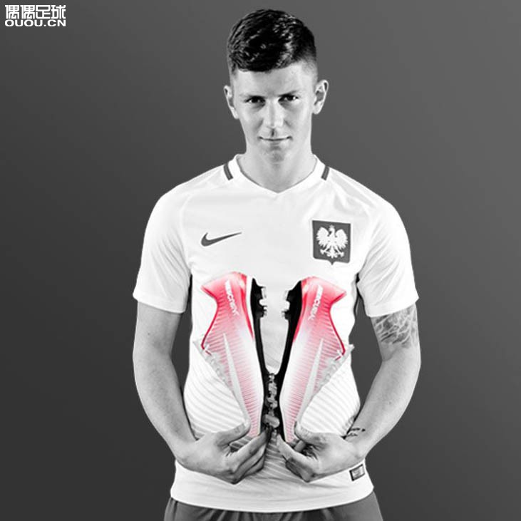 nike足球鞋最新配色,nikeid定制有什么鞋