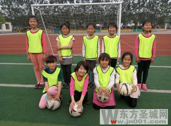 创建校园足球特色学校发展方案,学校努力打造足球特色学校报道
