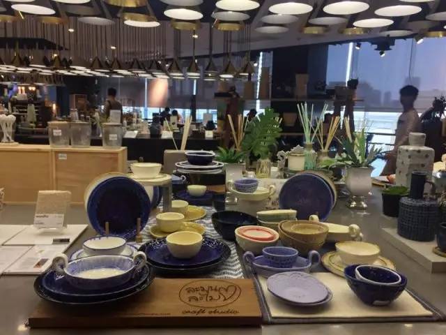 48小时，1000块钱，重新找到生活的幸福感｜曼谷