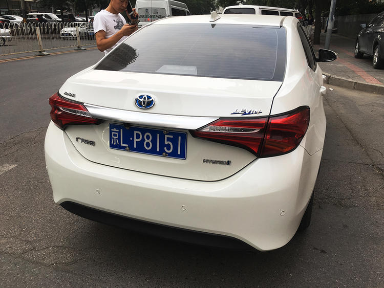 号称扫码就走的共享汽车到底有没有那么方便？我们体验了北京的五家服务|好奇心实验室