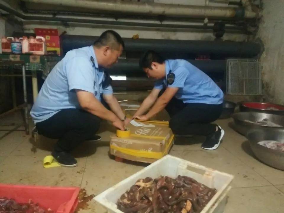 令人作呕：通辽一黑作坊竟然这样生产牛肉干，查封！