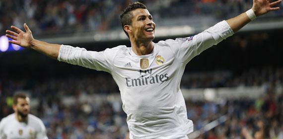 天下足球催泪文案c罗起风了,天下足球绝代双骄c罗完整视频