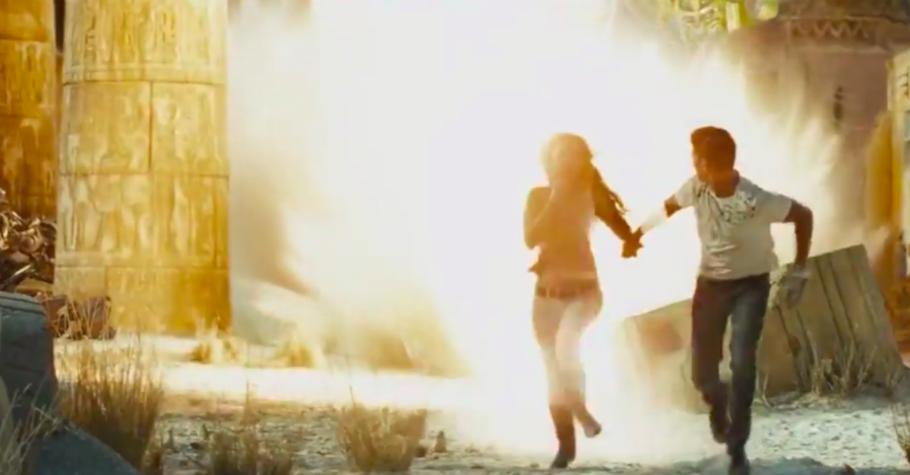 和《变形金刚》里的爆炸相比,《速激8》简直弱爆了