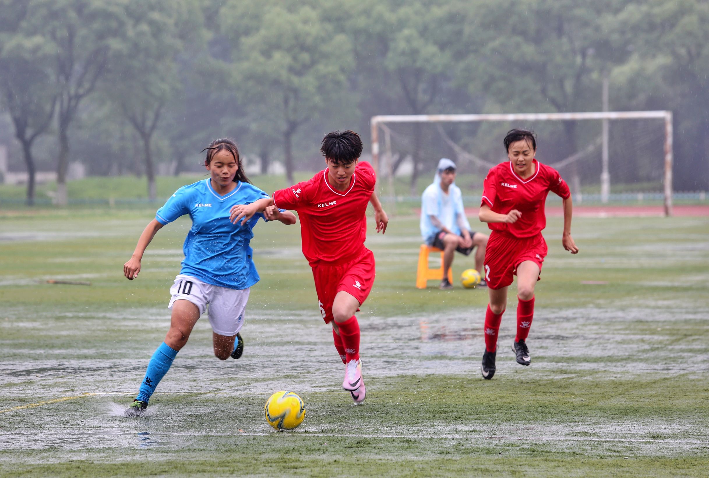 湖州初中女子足球比赛,湖州市2018女子足球