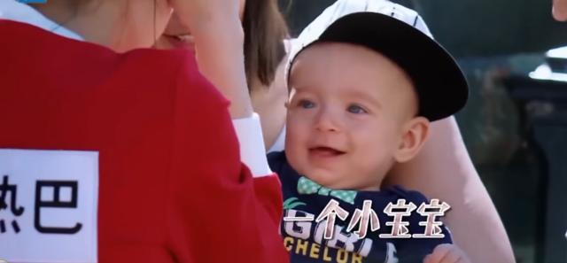 鹿晗热巴互相公主抱视频,热巴与鹿晗温馨逗小孩