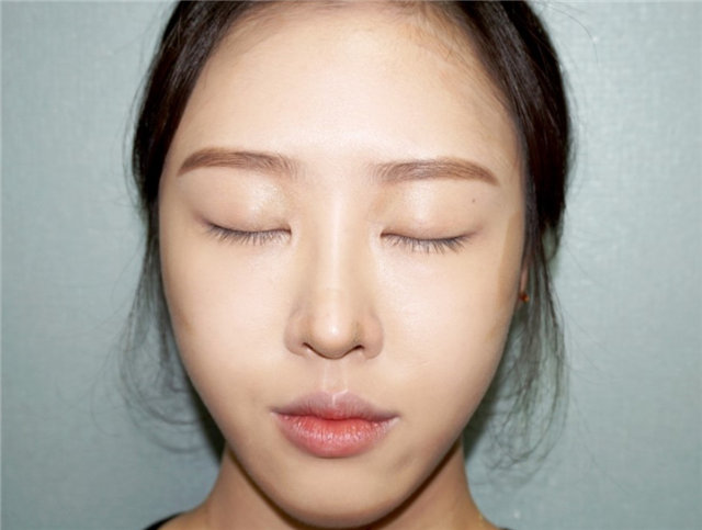 高光修容棒的正确用法,液体高光修容和哑光高光修容