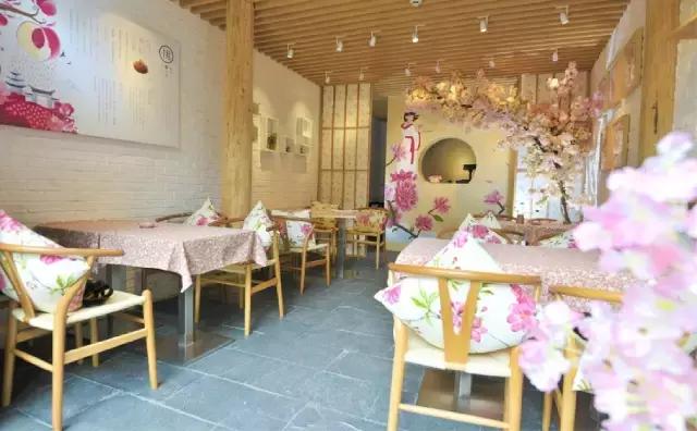 丽江这些有故事的小店,和那些江湖中的人!