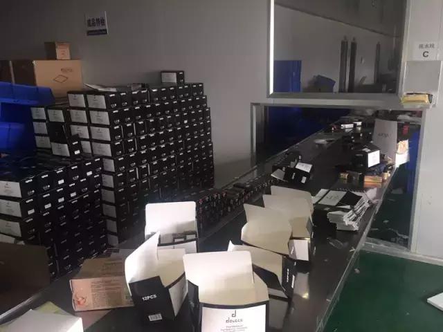 惊心!你高价代购的资生堂、欧莱雅、倩碧可能是假的!化工桶装满不知名原料,成本仅几毛钱!