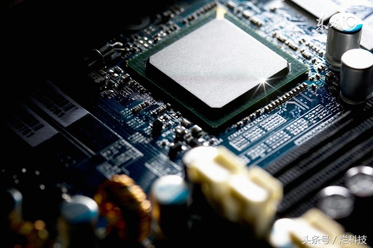 cpu和显卡供电线有什么区别,cpu和显卡用的都是12v供电吗