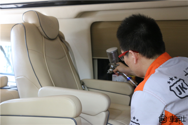 汽车真皮座椅镀膜,真皮座椅有必要镀膜吗