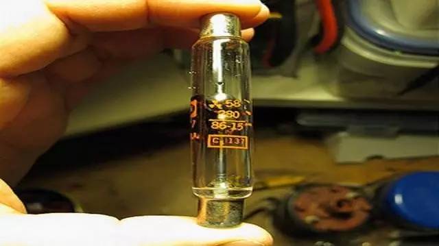 酒瓶上生产日期2019年是真实的吗,窖藏1988酒瓶真假鉴别