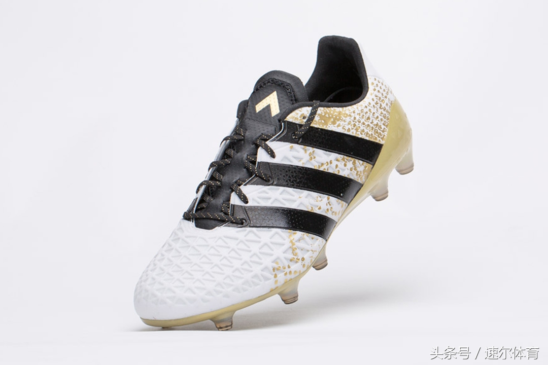 500块能买什么顶级足球鞋,500元以内的足球鞋推荐