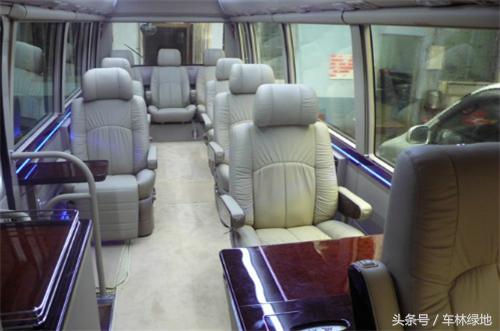 丰田中巴车柯斯达测评,改装斯柯达商务车