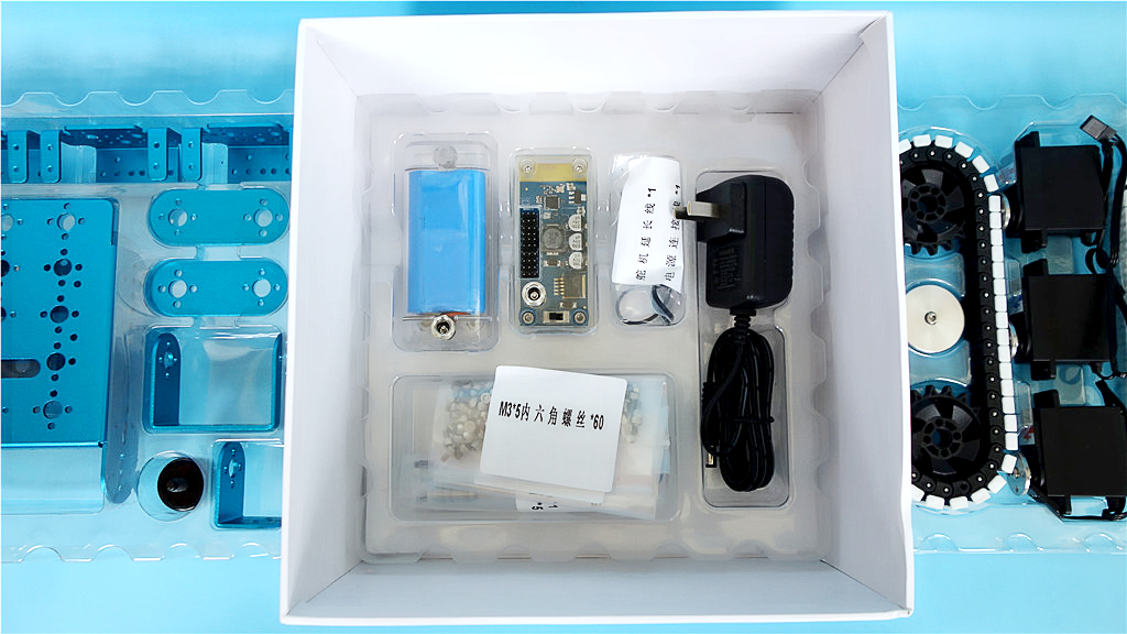 行进、踢球、摇头晃脑样样行，DIY、编程、智能交互个个棒