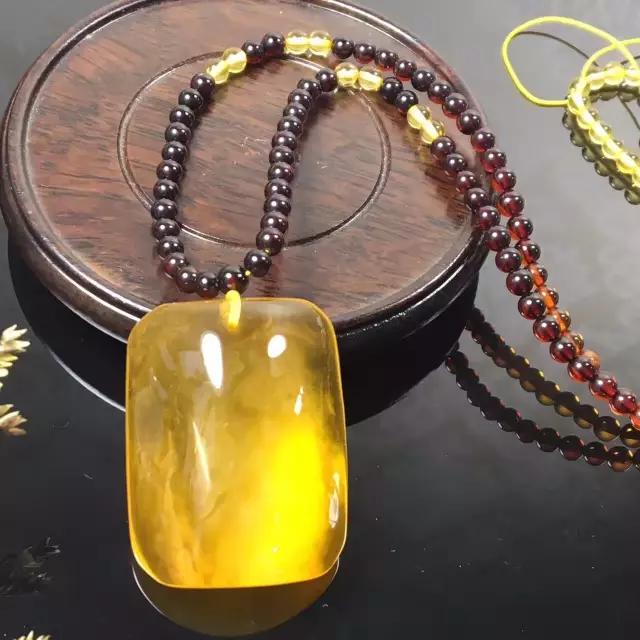 蜜蜡和什么搭配最好图片,蜜蜡的正确搭配图