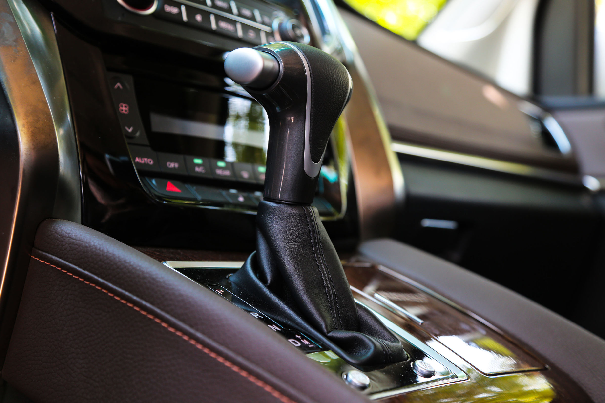 有哪种车后排可以放平睡觉,这款车的后排到底有多舒适