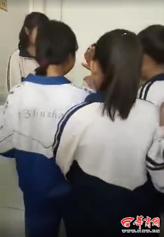一女生在厕所被扇耳光警方后续,靖边县二中一女子被打