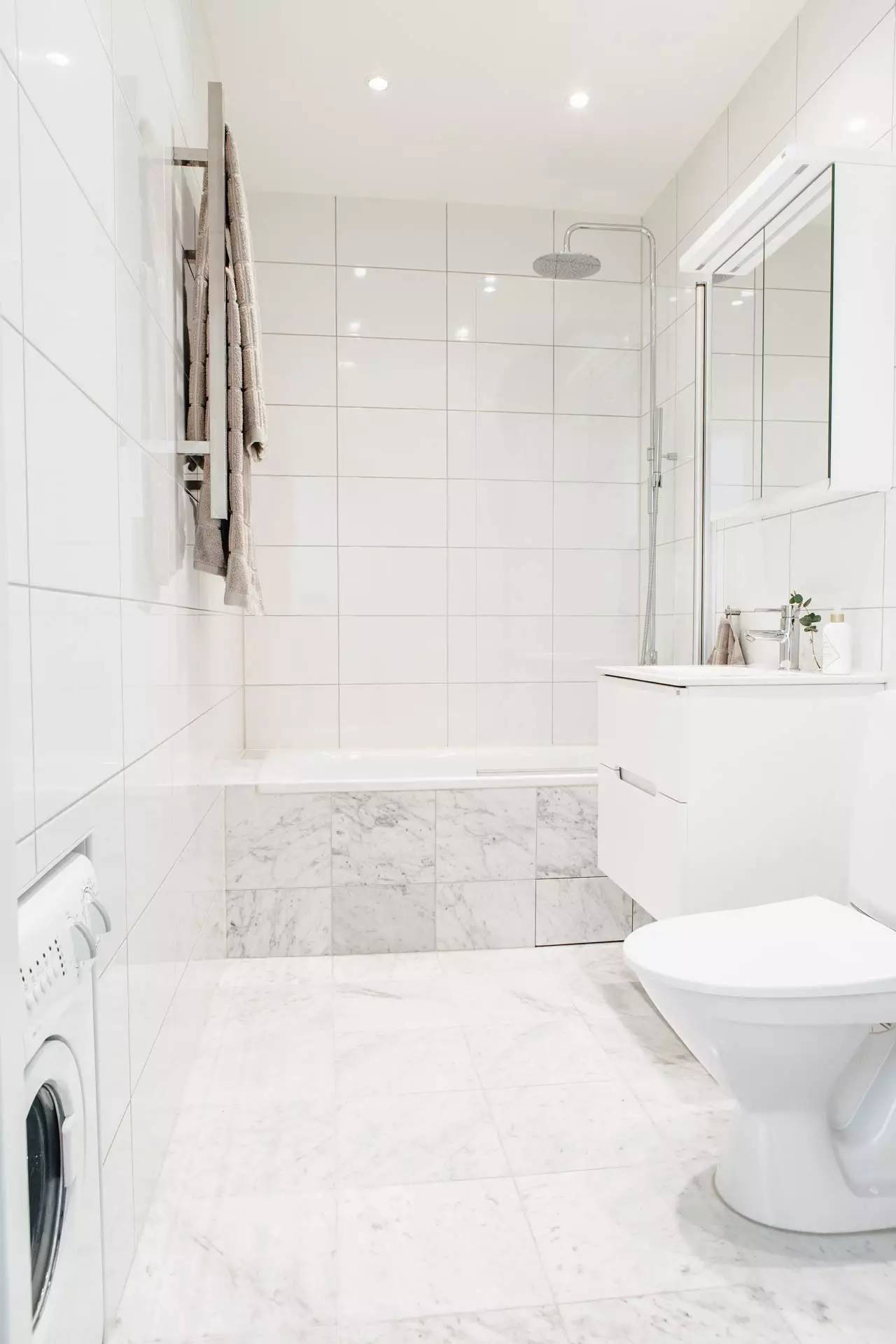 一家三口住一间小房布置,一家三口住三房一厅怎么布置房间