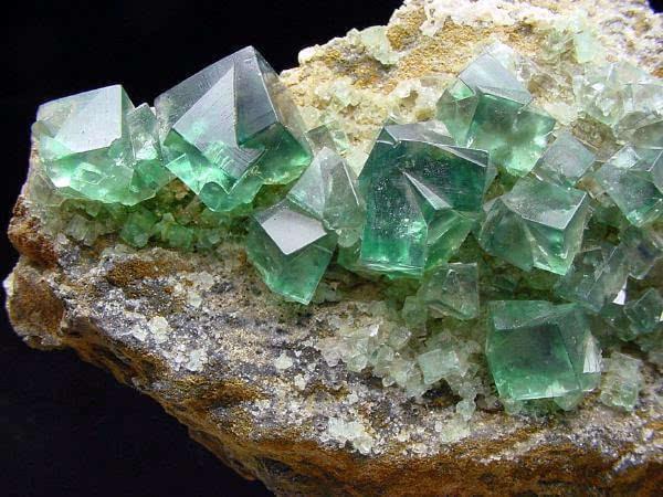 矿物晶体欣赏视频,精彩矿物晶体