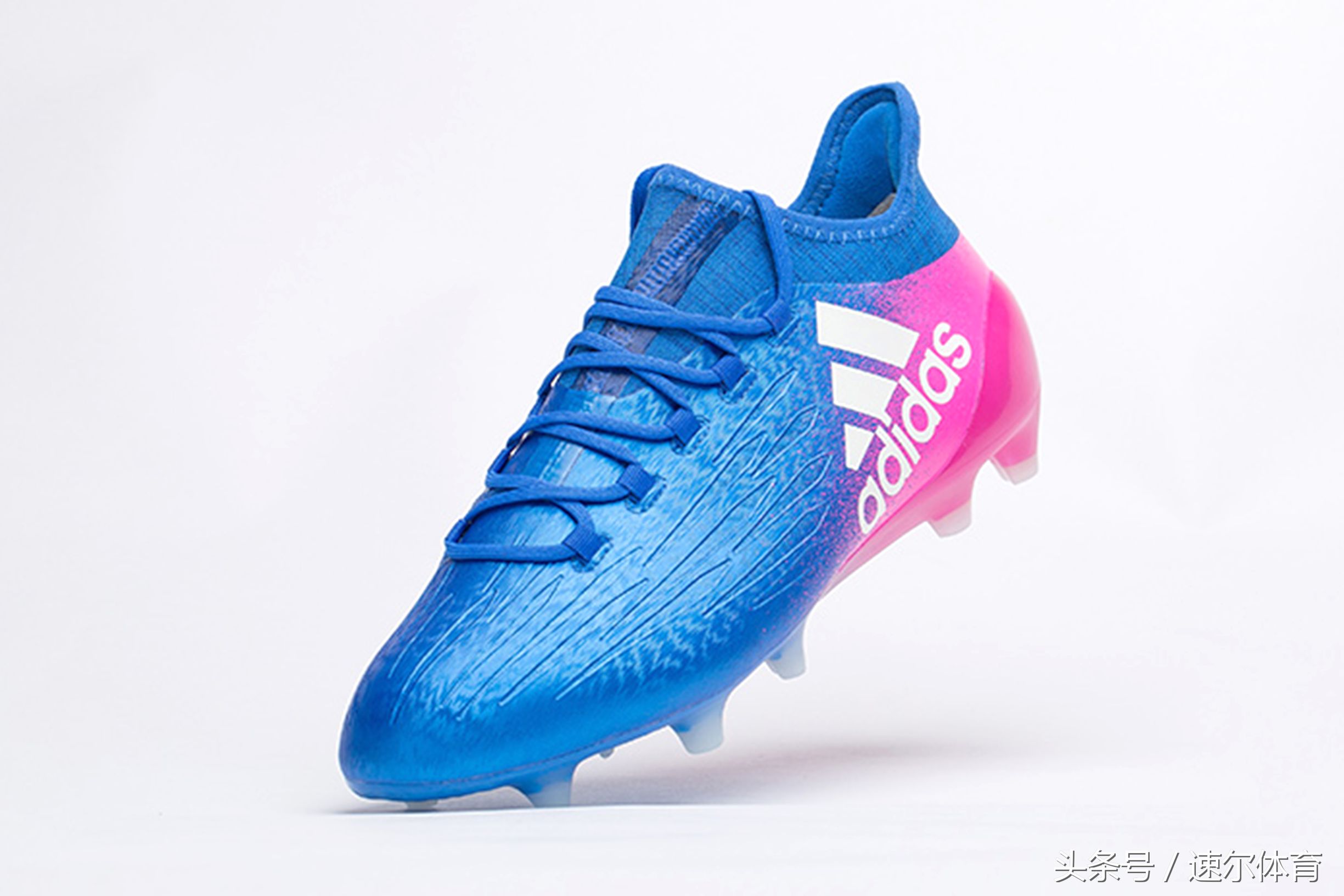 足球鞋推荐性价比高200左右,500块买啥足球鞋