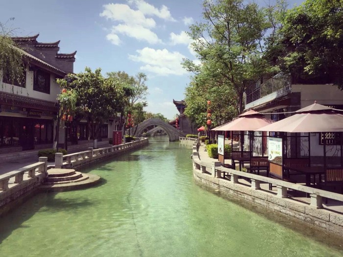 穿上这些夏日出游美搭，分分钟美过《花儿与少年》的江疏影、娜扎！最后一套简直美破天际！