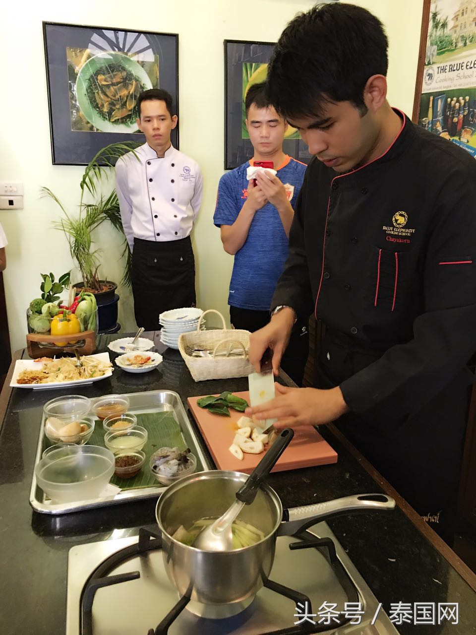 李伯清评书超长120分钟视频完整版,李伯清足球队