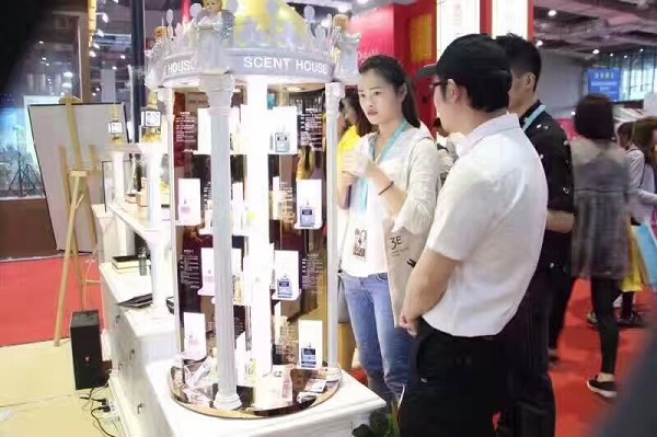 如何经营化妆品加盟店呢,化妆品加盟店的盈利模式怎么样