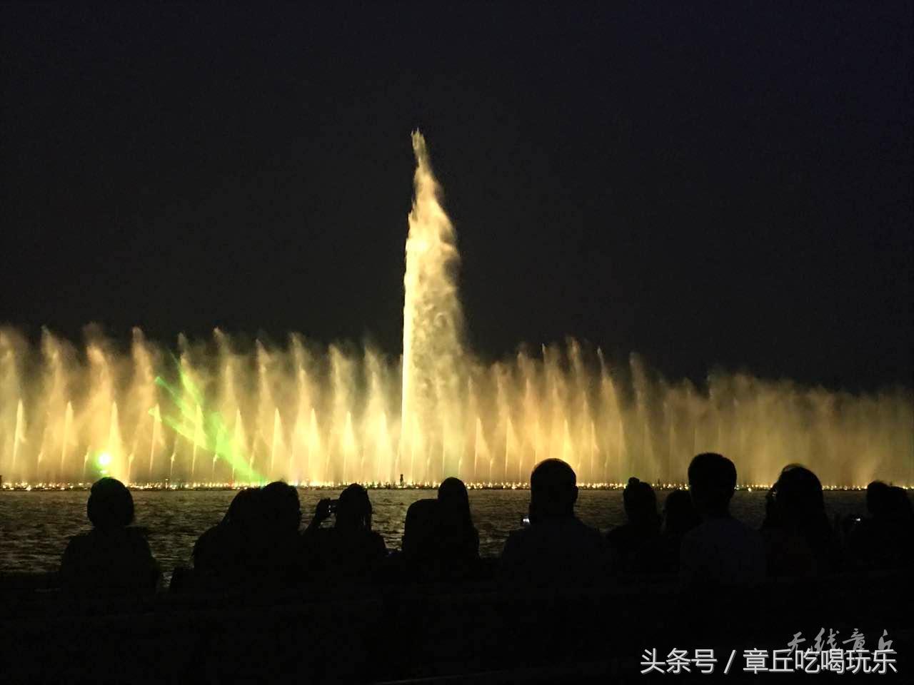 绣源河刷屏“联合国”朋友圈——山大学子夜看山大魅力后花园