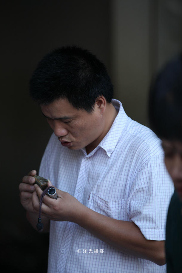 云南瑞丽翡翠玉器交易市场,瑞丽姐告翡翠批发市场在哪里