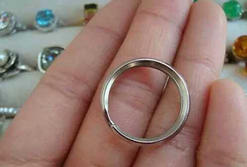 为啥裤子拉链老滑下去,为什么裤子拉链老拱起来