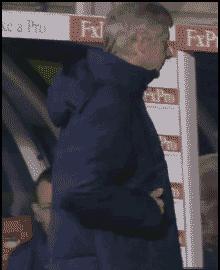 足球搞笑集锦笑死人强烈推荐,足球场上的搞笑