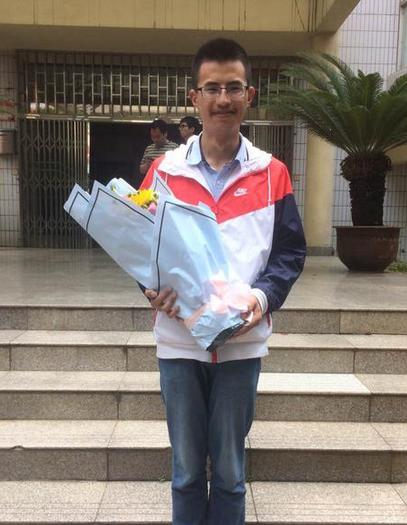 高颜值高考状元震撼视频,高考历史上裸分最高的十位状元